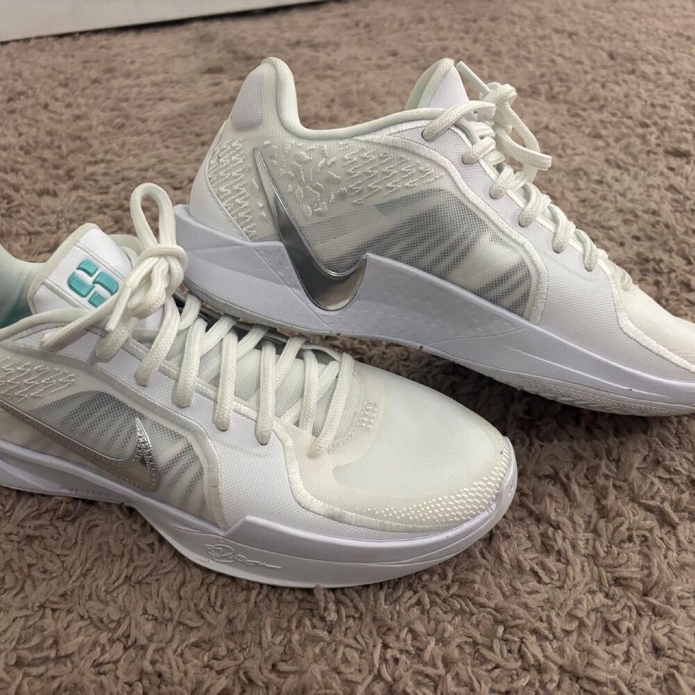 Nike Women's White Trainers